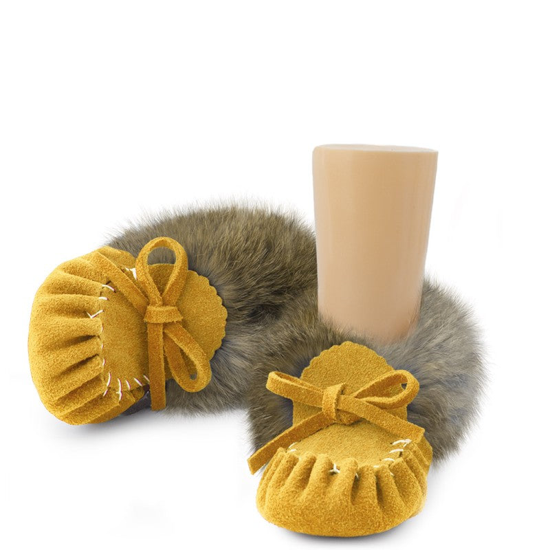 "Laurentian Chief Baby moccasin fur collar, insole" (Youth)