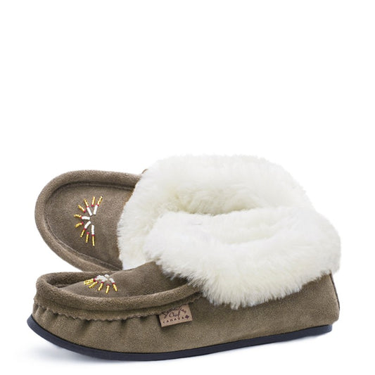 "Laurentian Chief Slipper with Sheepskin trim,Sheepskin lined beaded, crepex sole" (Women's)